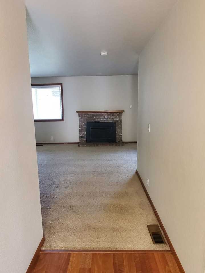 1010 207th Pl Se - Photo 2 of 22