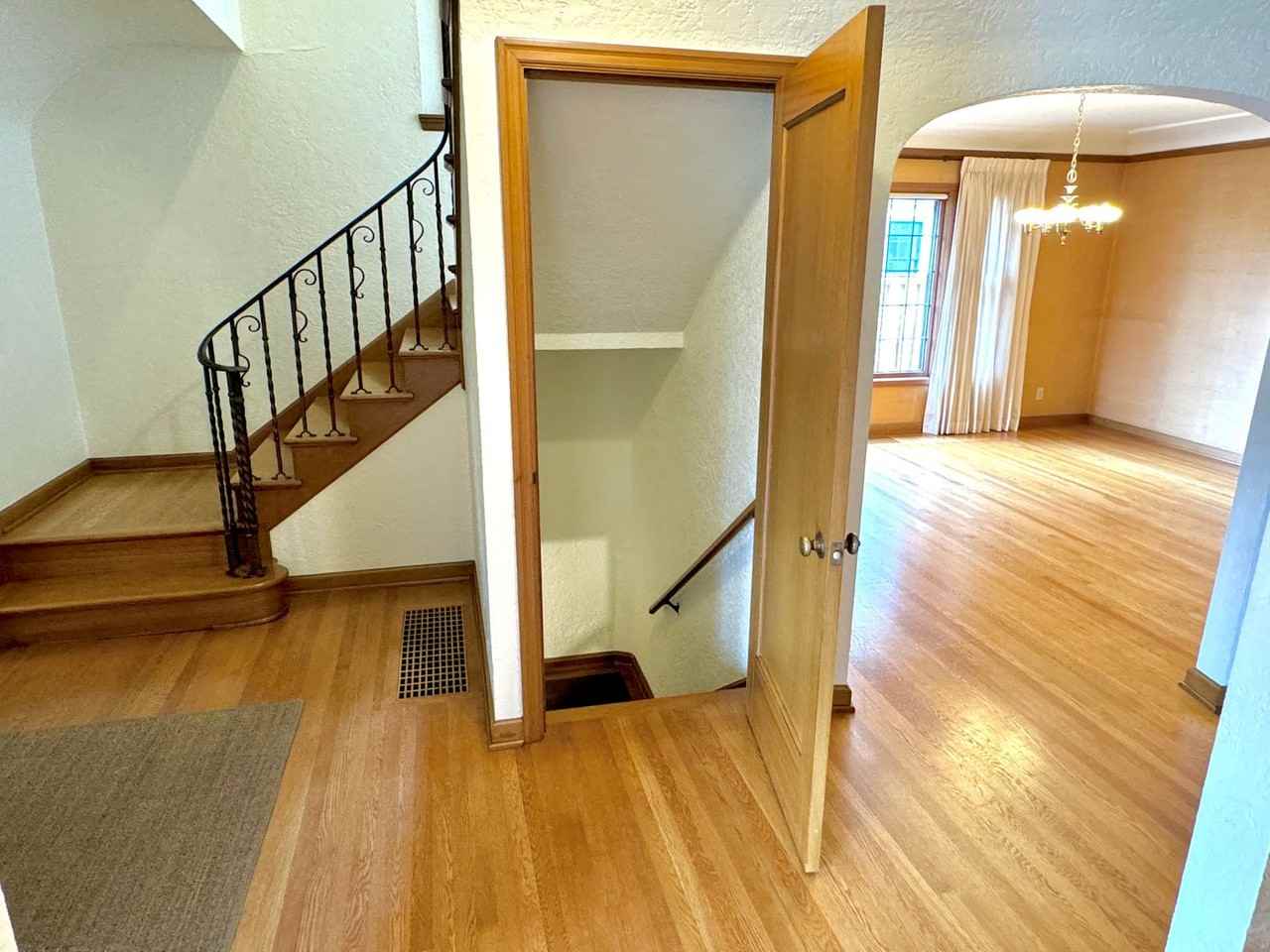 2645 Northeast Alameda Street - Photo 3 of 38