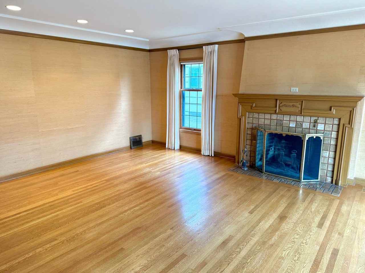 2645 Northeast Alameda Street - Photo 4 of 38