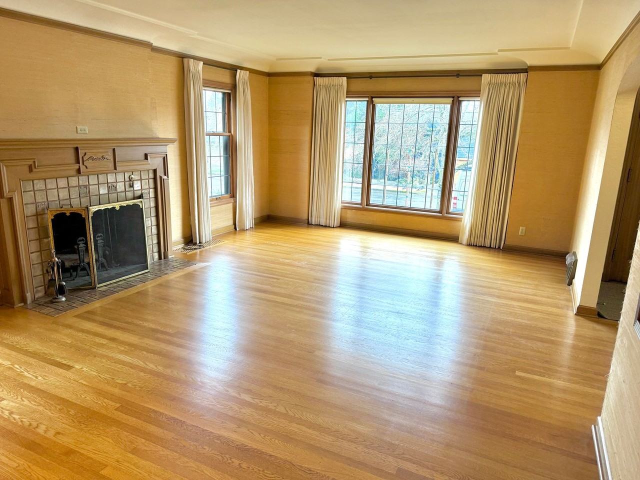 2645 Northeast Alameda Street - Photo 5 of 38