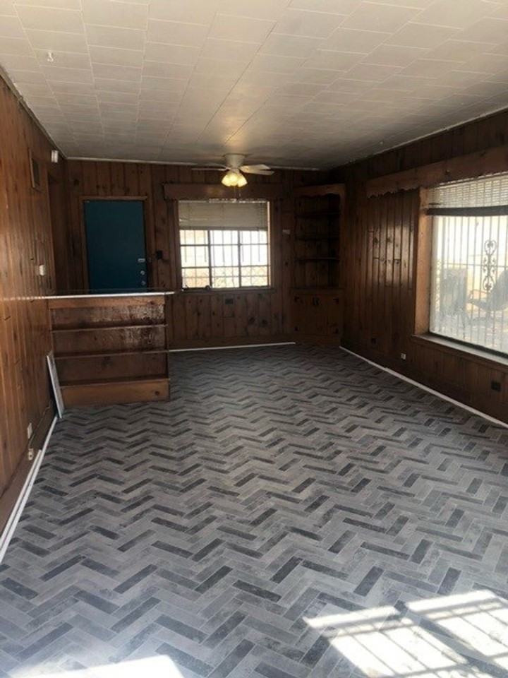 302 1/2 San Pablo St Ne - Photo 2 of 8