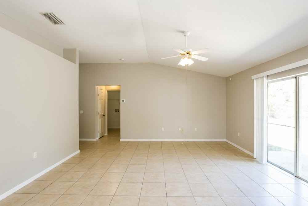 384 Jefferson St - Photo 3 of 16