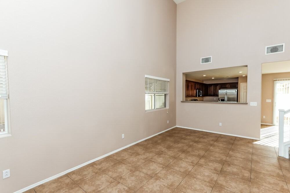 970 Medina De Leon Ave - Photo 5 of 17