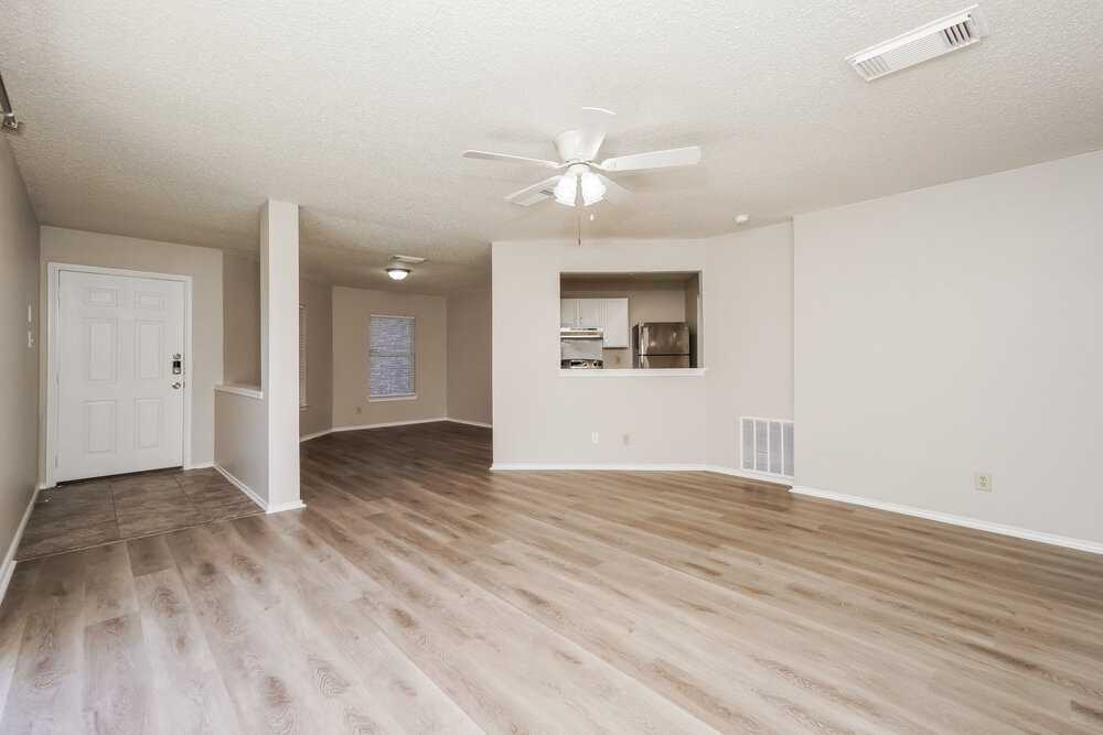 7034 Cole Creek Dr - Photo 5 of 16