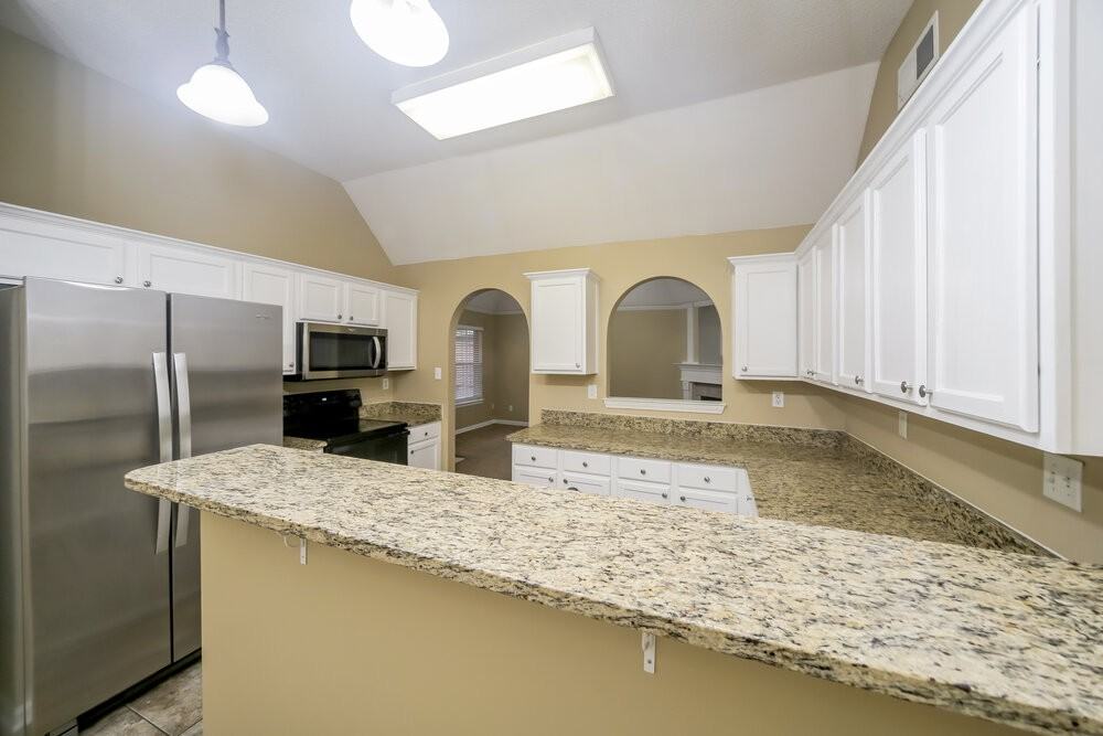 1067 Cross Meadow Rd - Photo 7 of 16