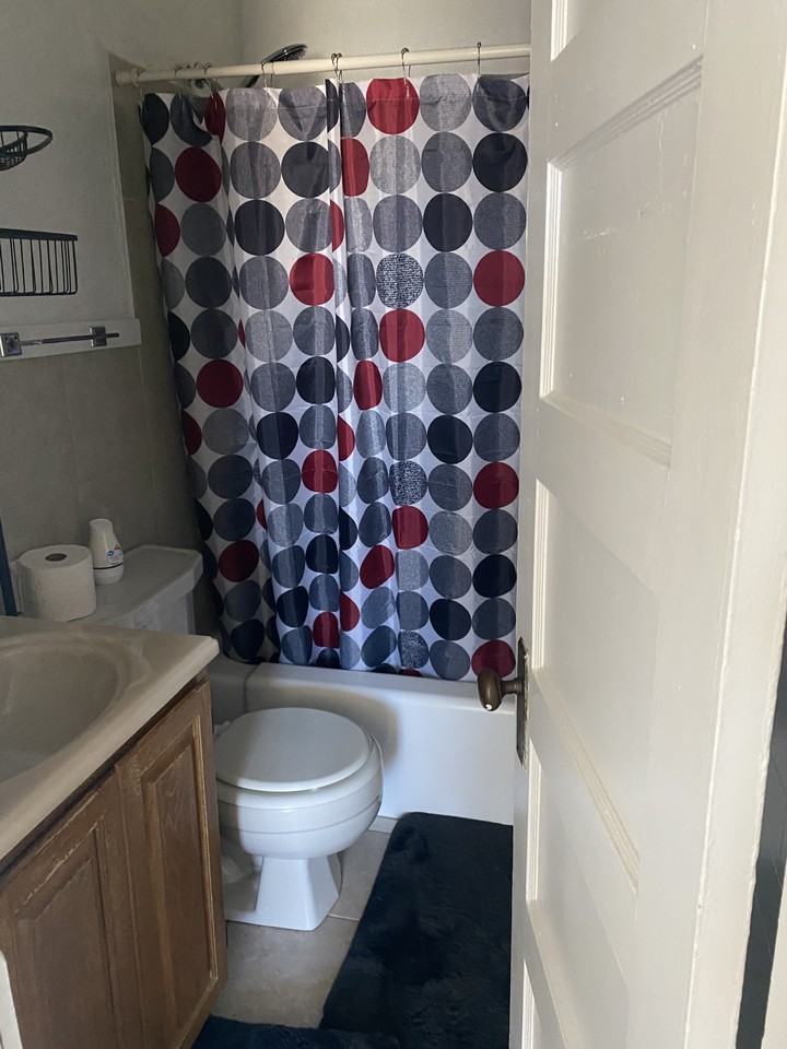 217 Colorado Ave #B - Photo 6 of 12