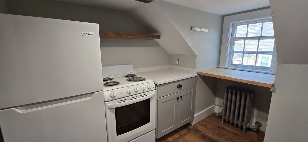 88 Pleasant St #B - Photo 2 of 20