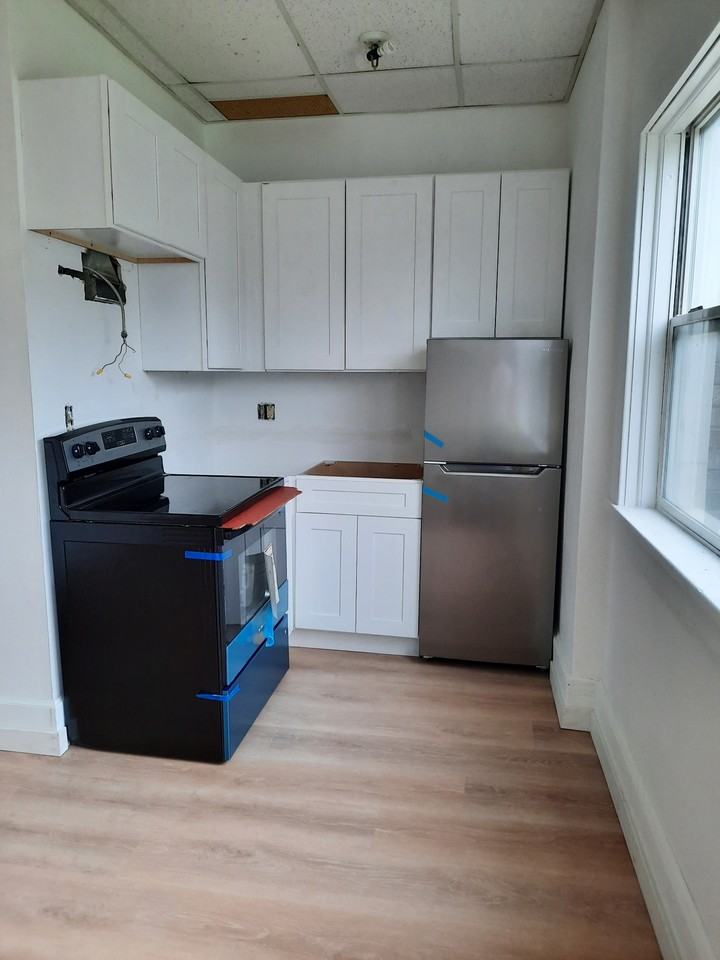 435 N Bellinger St #202 - Photo 3 of 12