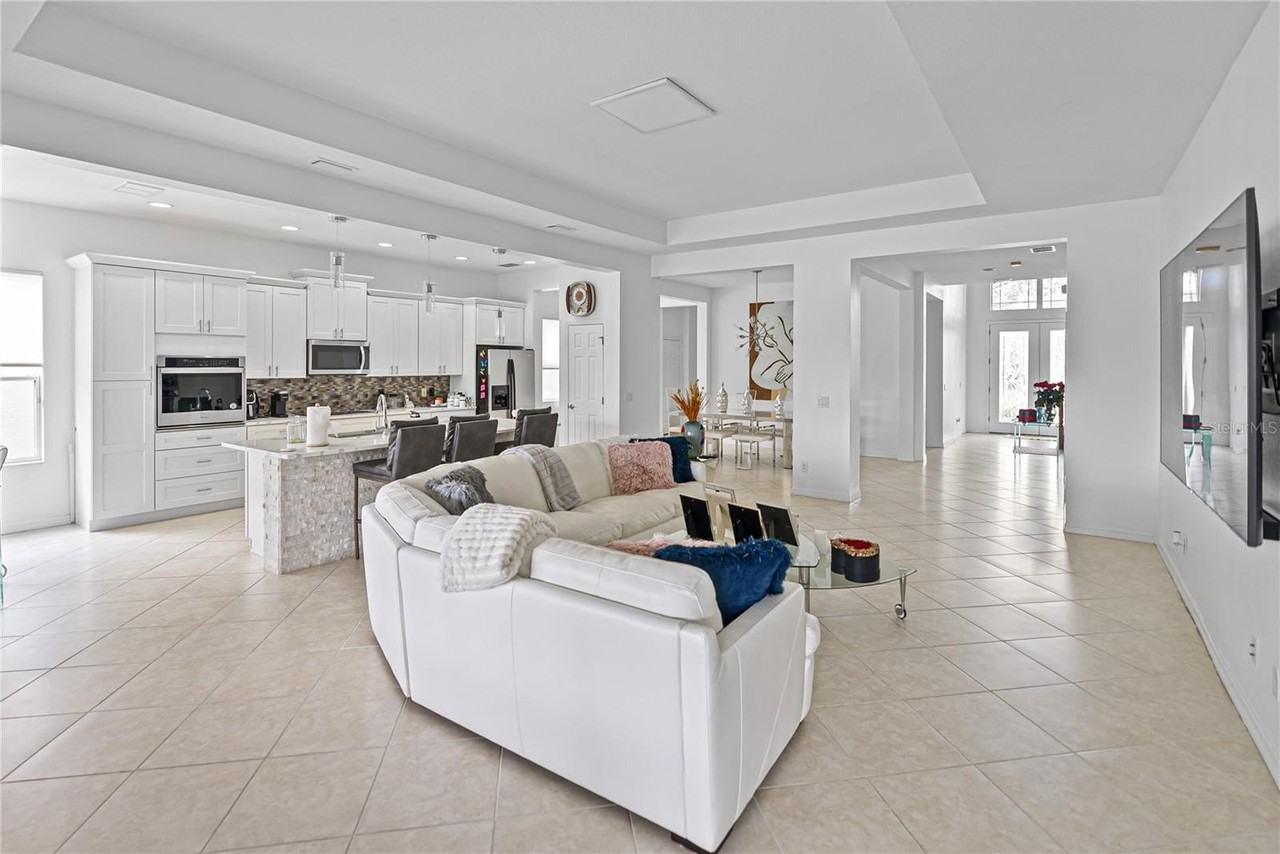 3671 Summerwind Cir - Photo 7 of 50