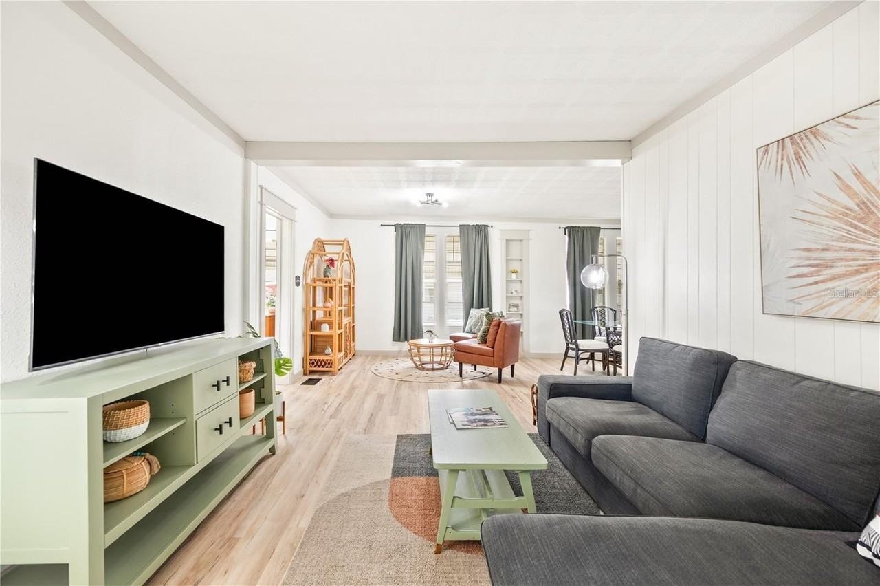 531 W Park St - Photo 4 of 23