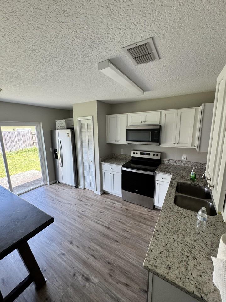 Cypress Point Cir - Photo 3 of 9