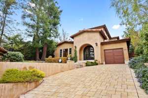 featured image of 512 Lakeview Way