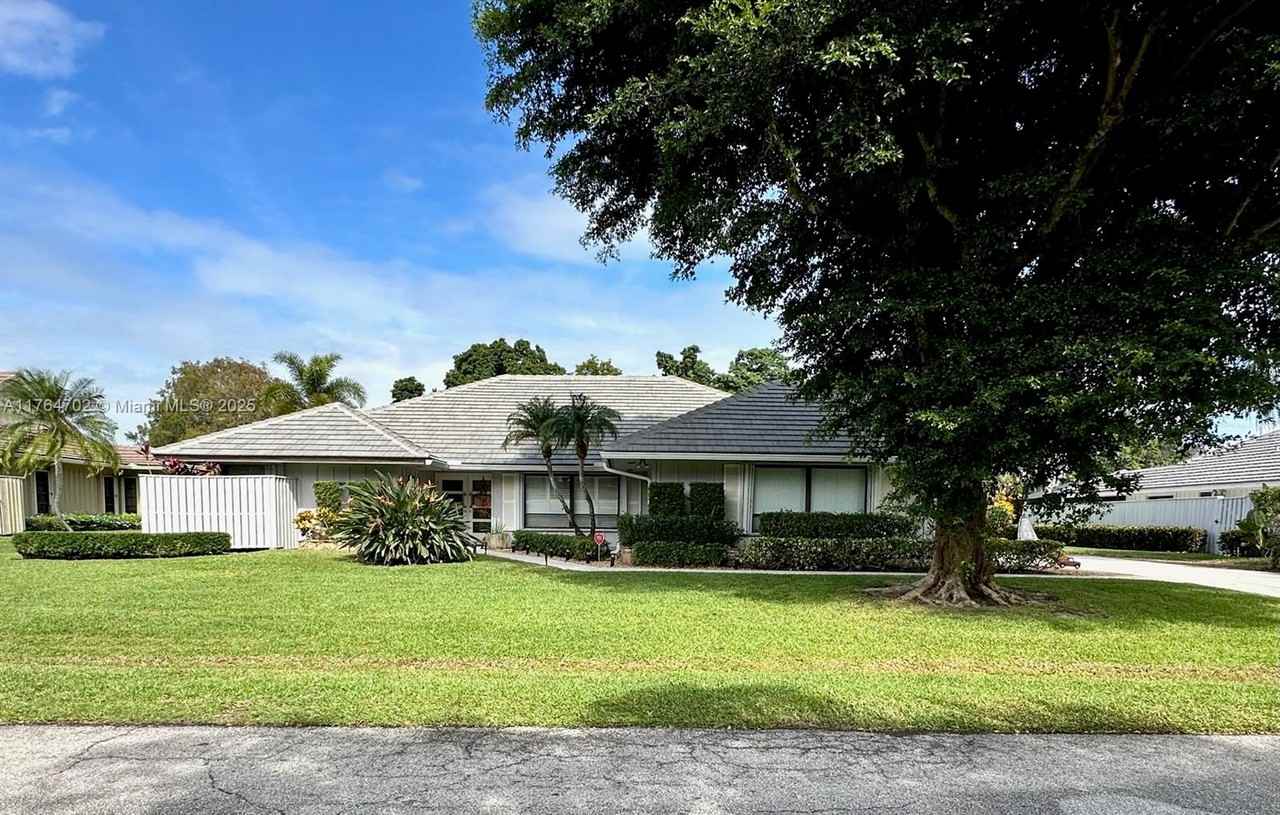 15 Balfour Rd W - Photo 2 of 32