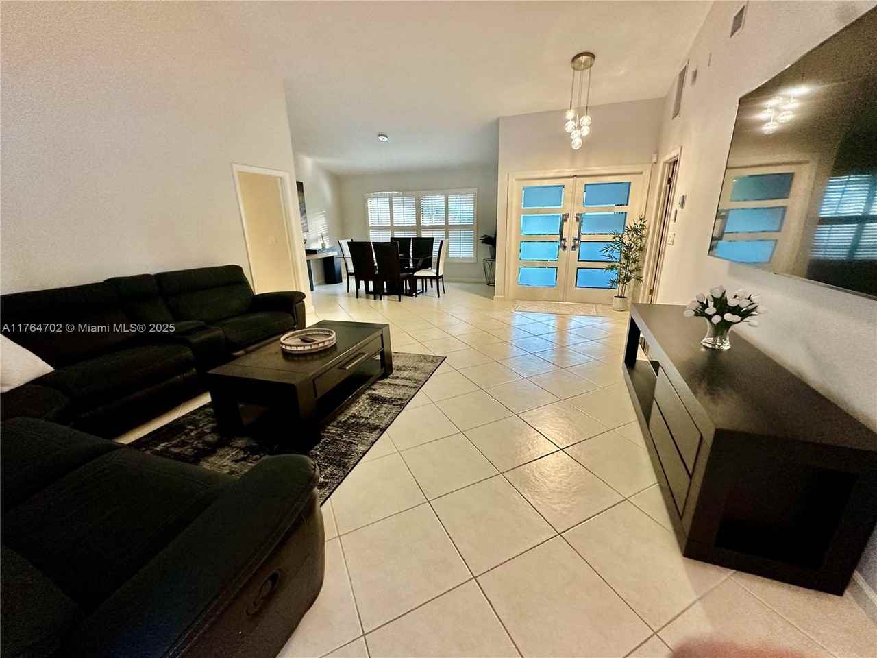 15 Balfour Rd W - Photo 4 of 32