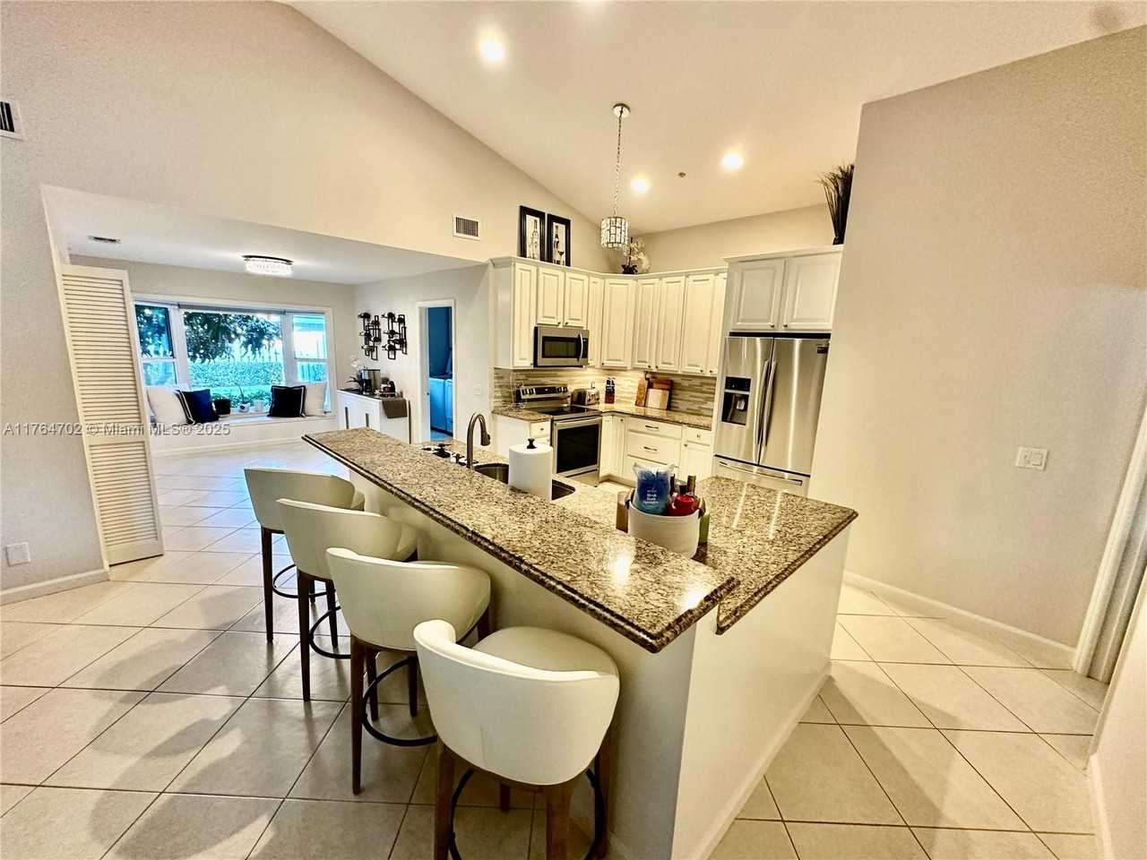 15 Balfour Rd W - Photo 6 of 32