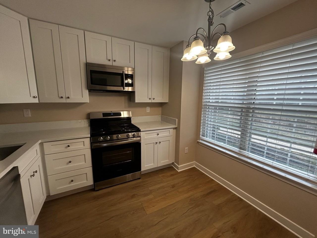 407 Firethorne Ct - Photo 2 of 17