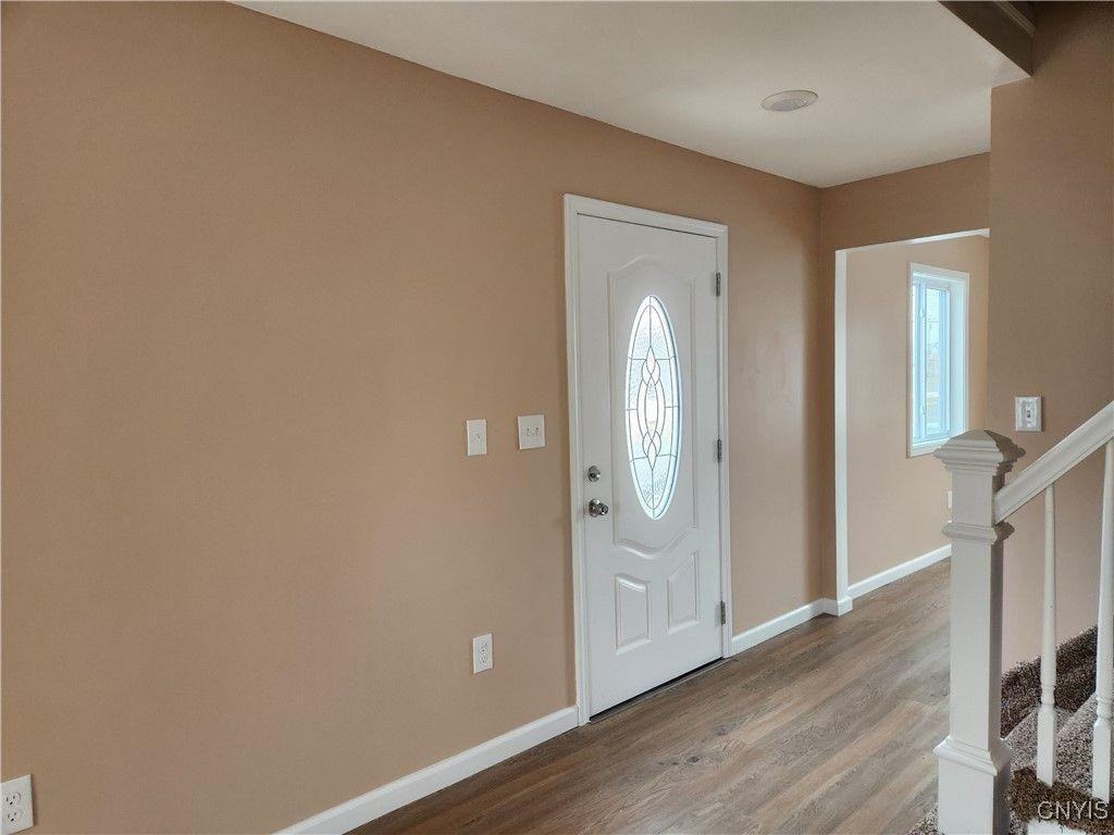 103 Sandra Ln - Photo 3 of 18