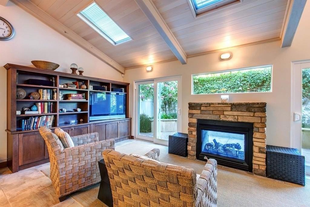 8025 Paseo Del Ocaso - Photo 5 of 29