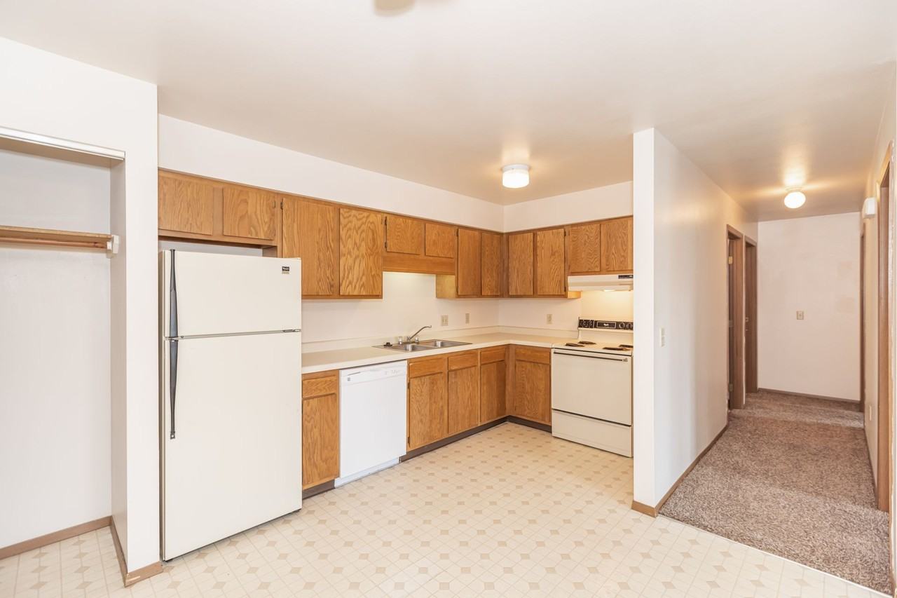 504 E 21st Street - Photo 5 of 31