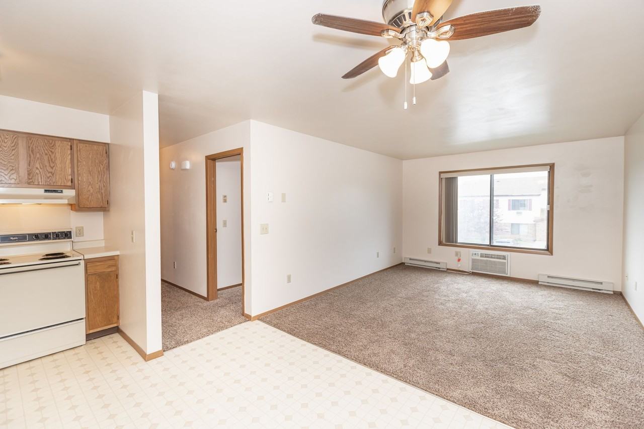 504 E 21st Street - Photo 6 of 22