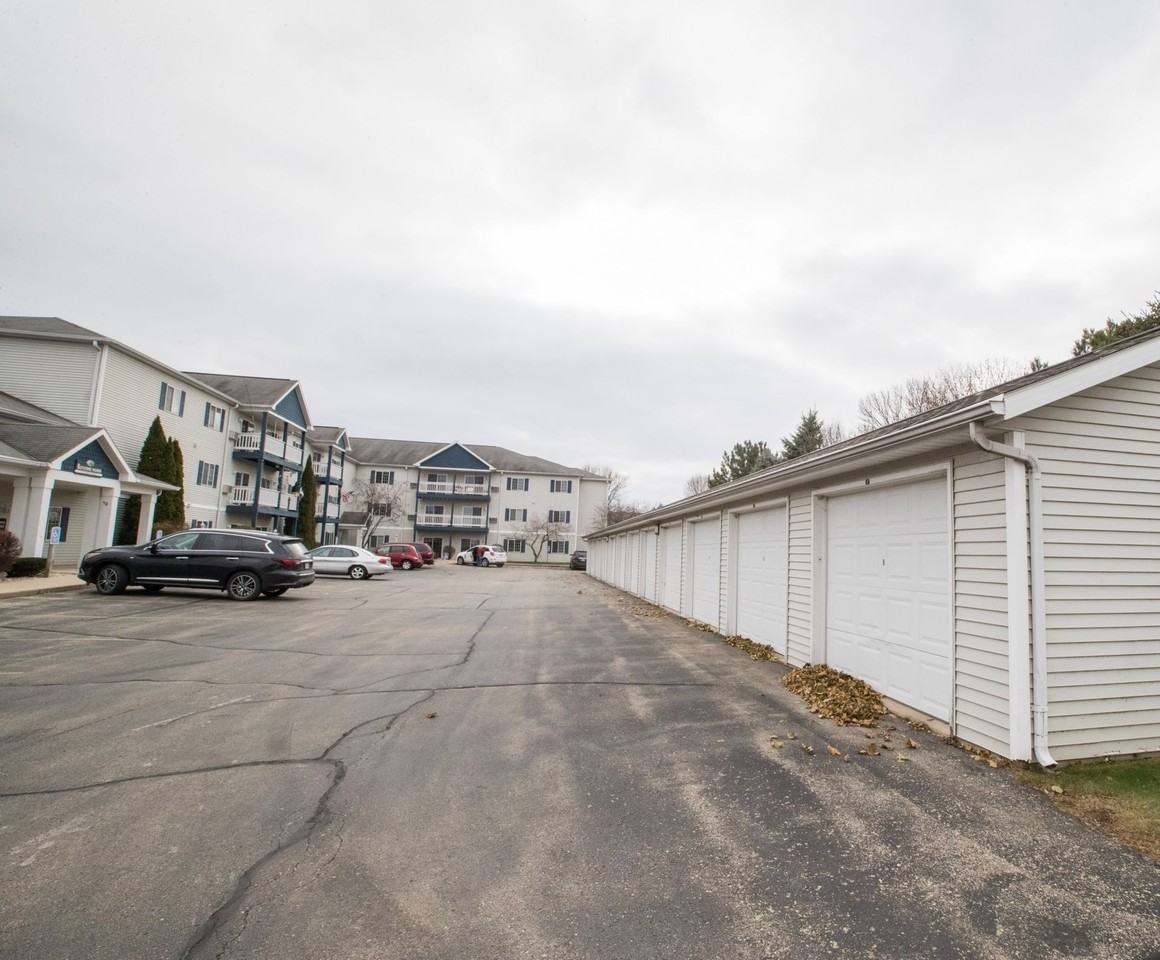 121 Knaup Drive - Photo 5 of 36