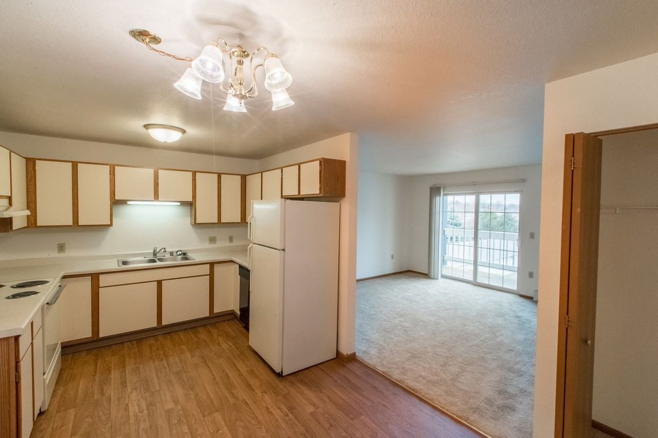 121 Knaup Drive - Photo 7 of 36