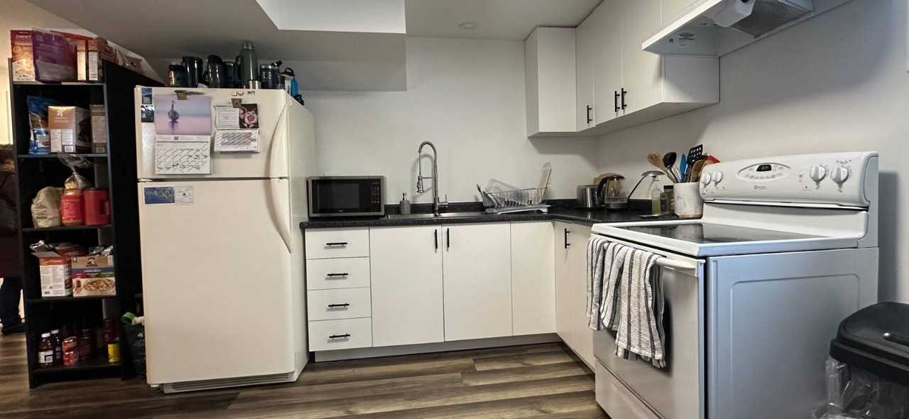 38 Albert Street South - Photo 2 of 20