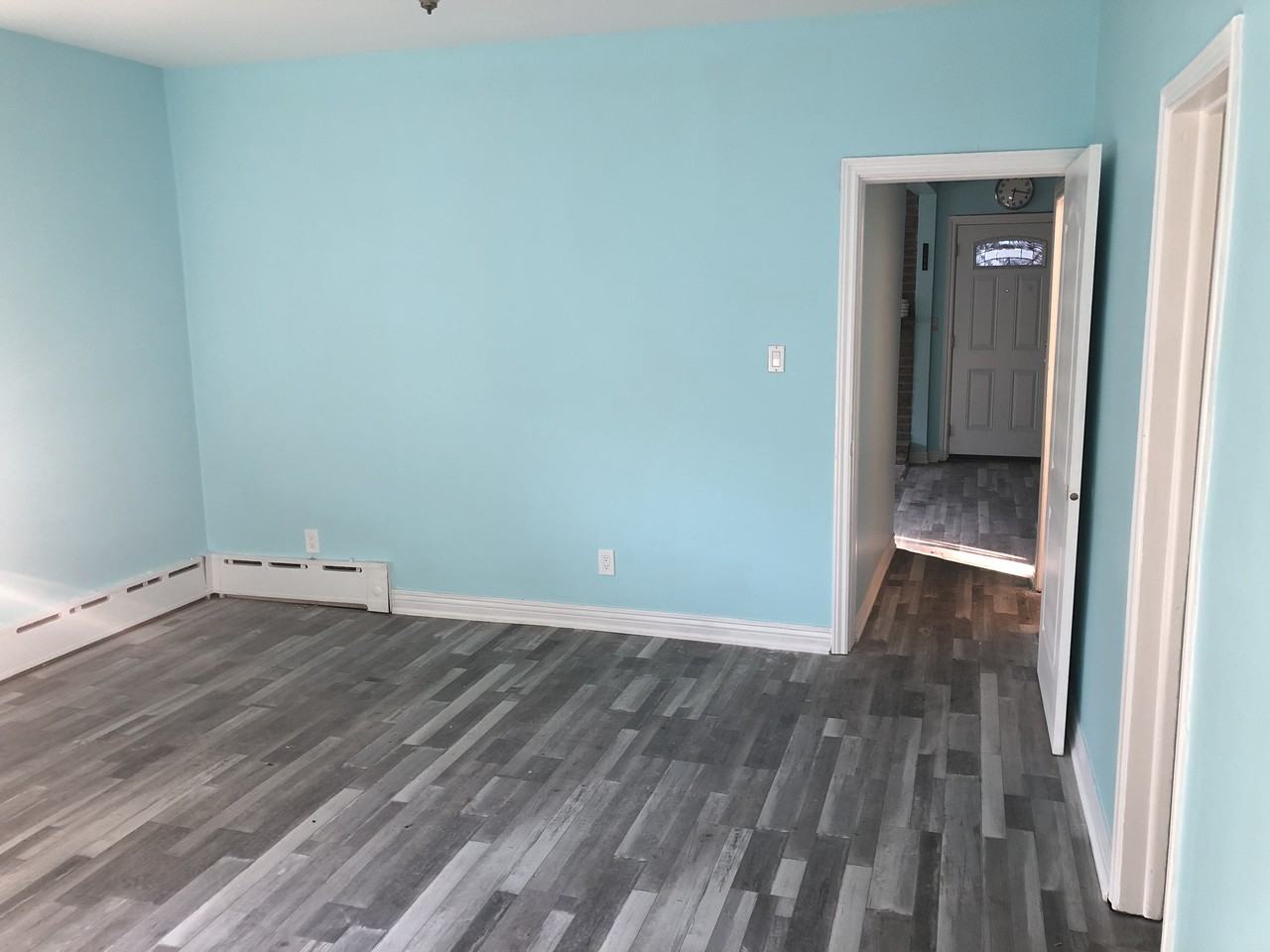 125 Queens Avenue - Photo 2 of 5