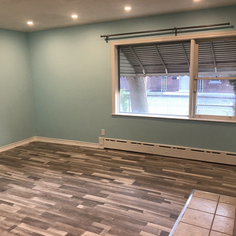 125 Queens Avenue - Photo 3 of 5