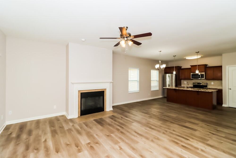 257 Ranlo Ave - Photo 5 of 16