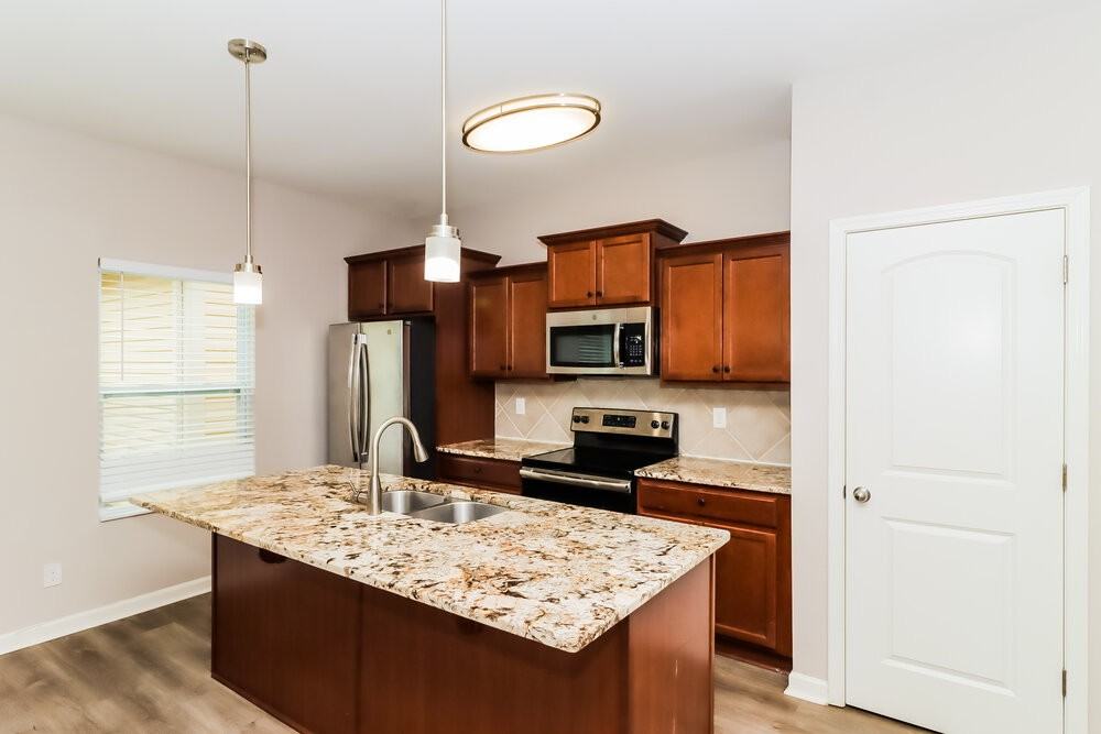 257 Ranlo Ave - Photo 7 of 16