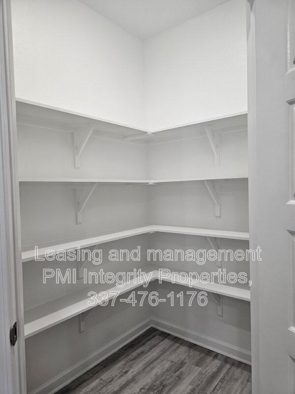 932 Renova Dr - Photo 6 of 25