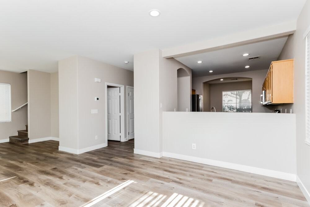 10367 Gwynns Falls St - Photo 5 of 17