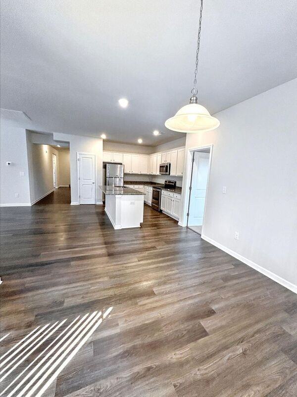 8157 Long Island Rd - Photo 3 of 35