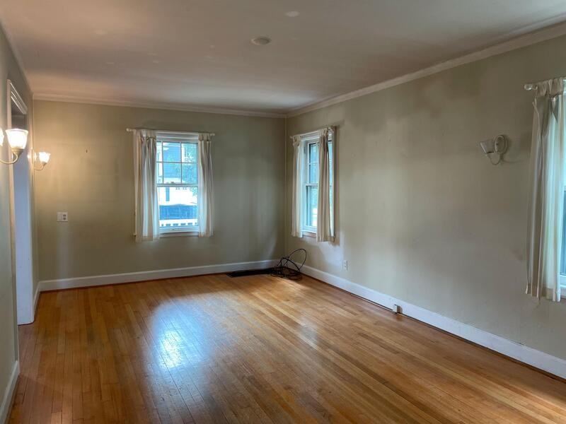 927 Woodlawn Ave - Photo 5 of 21