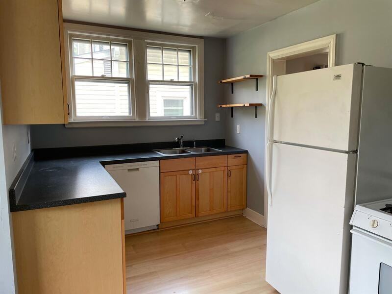 927 Woodlawn Ave - Photo 6 of 21