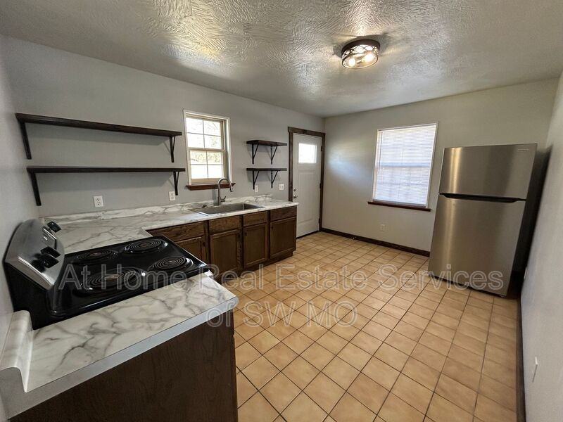 206 Tillman Ave - Photo 6 of 10