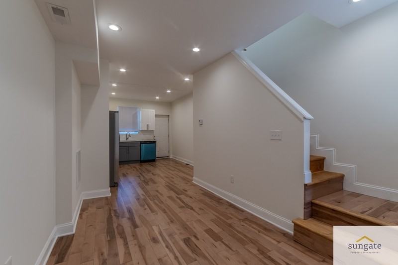 2726 E Monument St - Photo 3 of 17