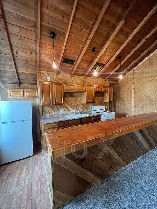 210 W 22nd St - Photo 4 of 11