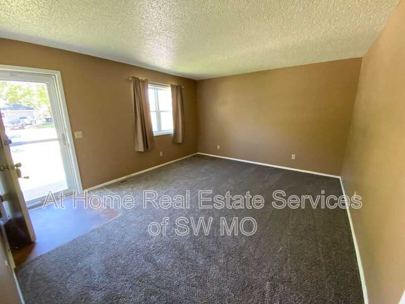 109 Aspen Cir - Photo 2 of 10