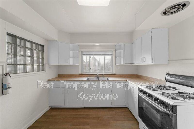 71 Mckinnie Ave - Photo 3 of 28