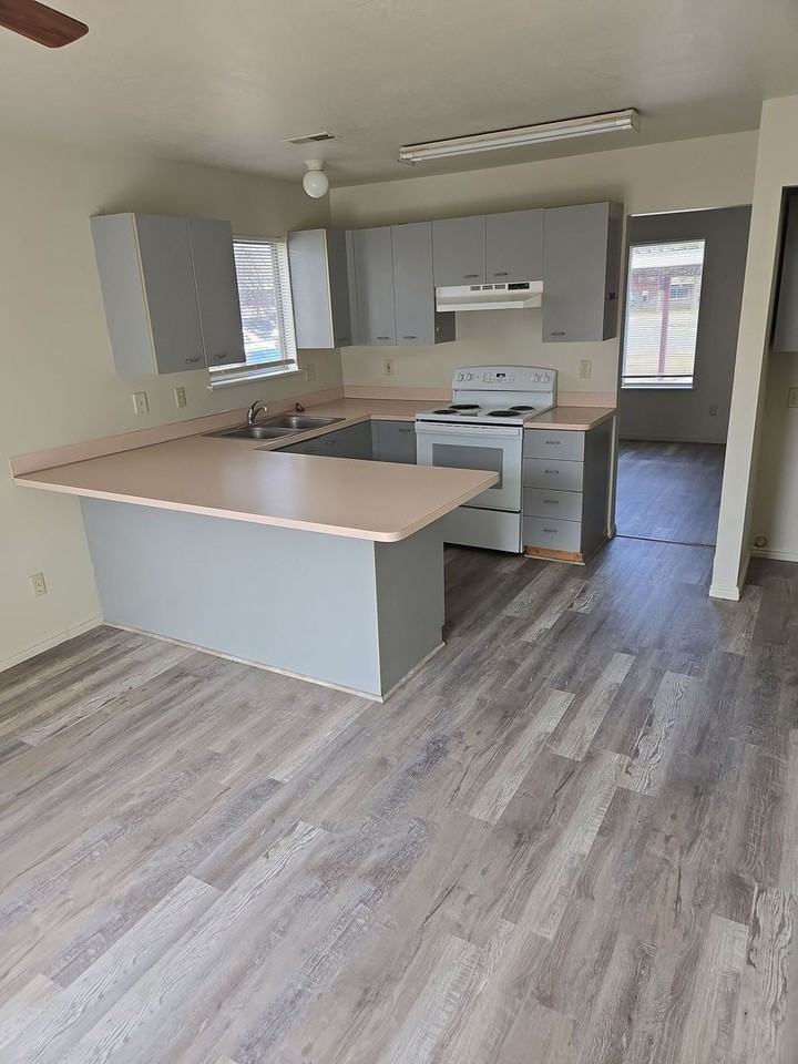 769 W 640 S - Photo 2 of 17