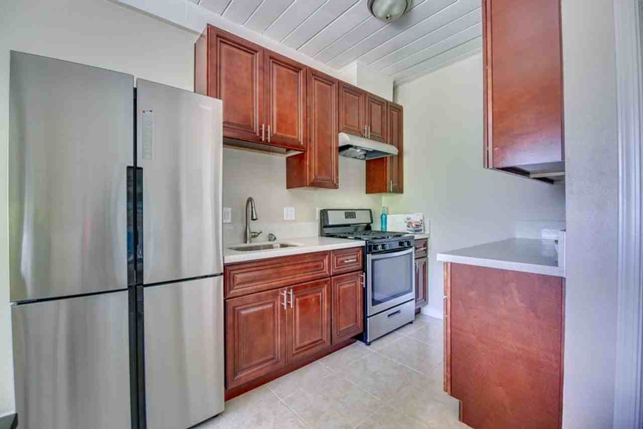 $1775 1 Bedroom - Photo 6 of 8