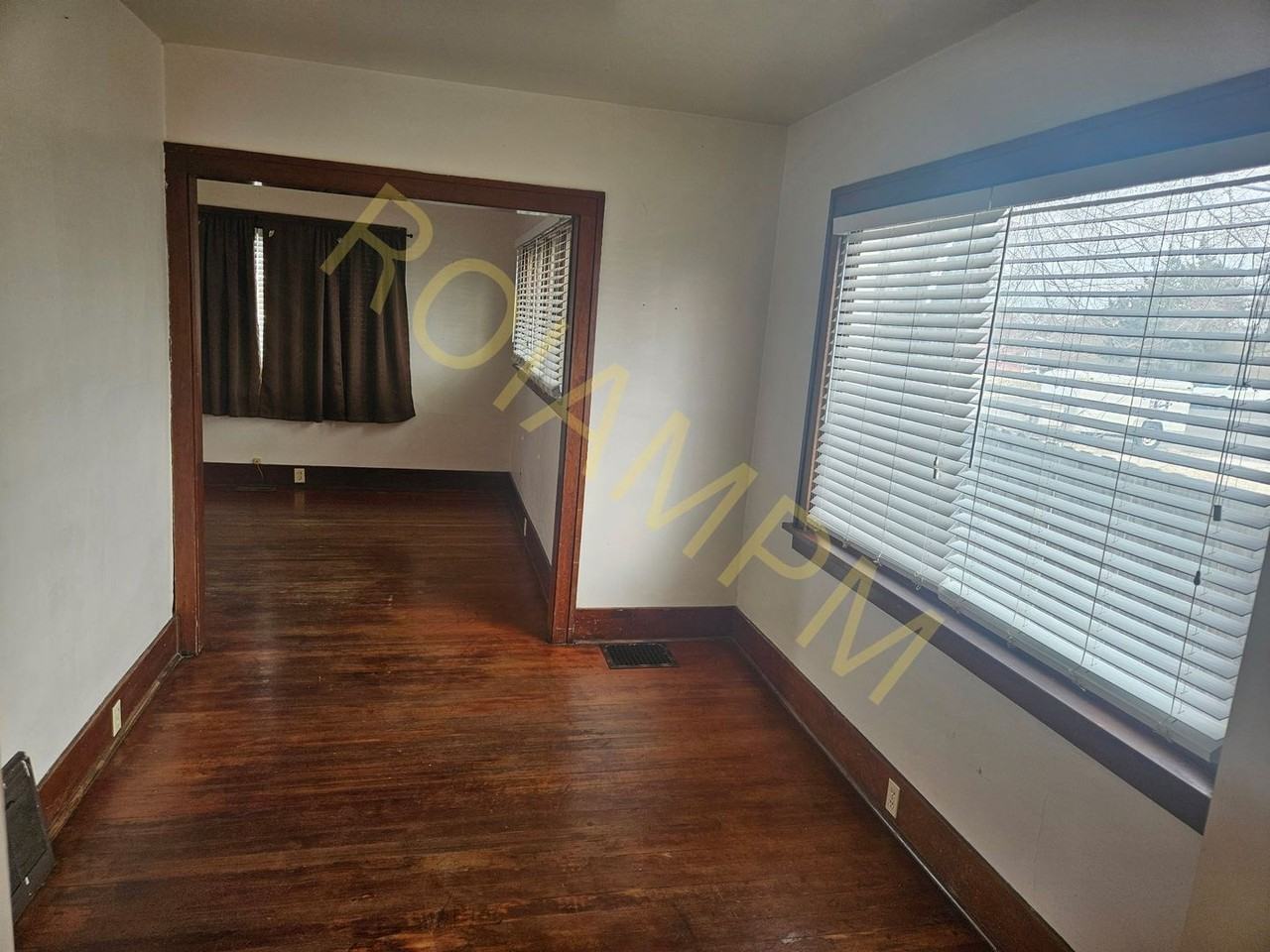 843 Main Ave W - Photo 3 of 8