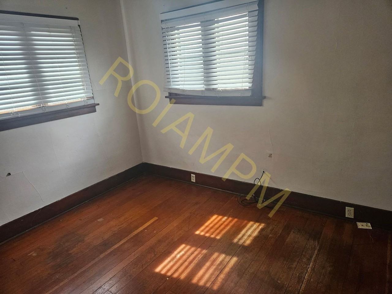 843 Main Ave W - Photo 4 of 8