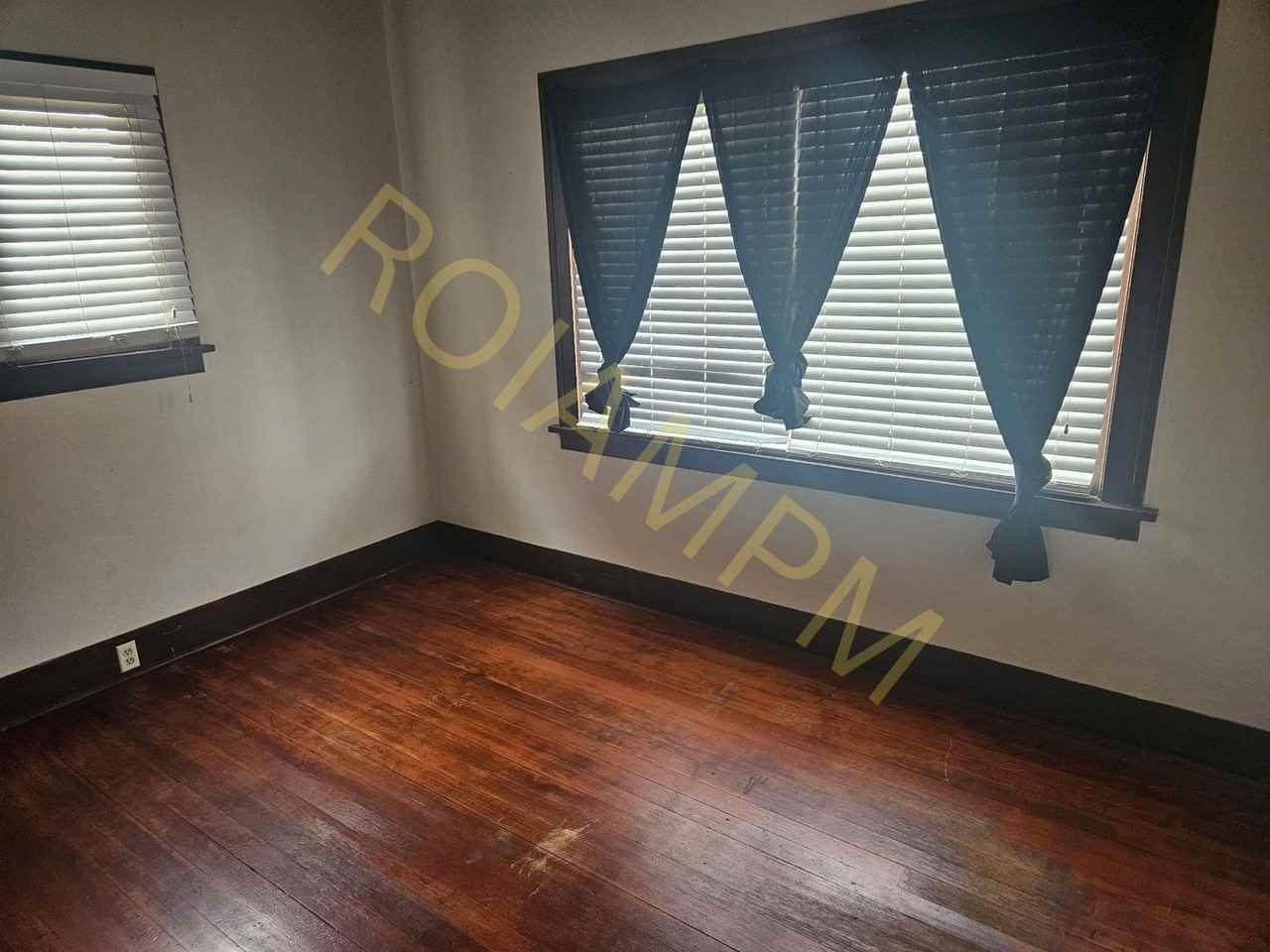 843 Main Ave W - Photo 5 of 8
