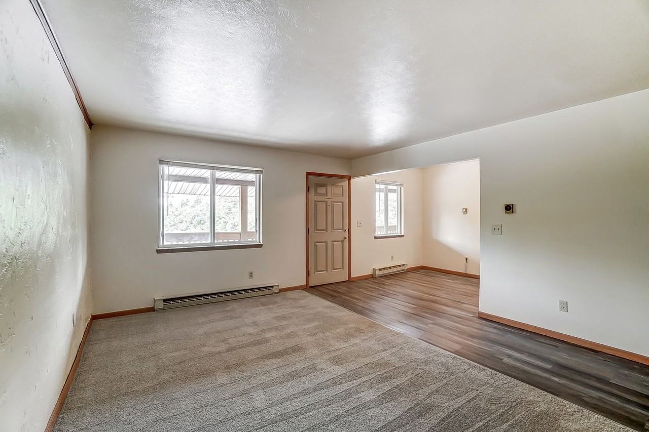 Evergreen Apartments - Photo 2 of 38