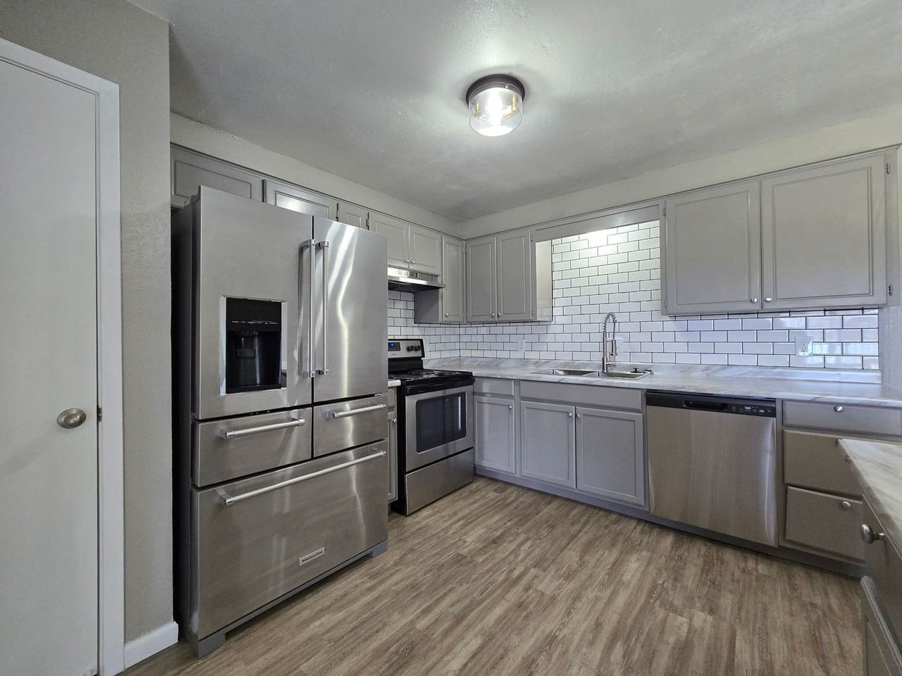 502 Carly Dr - Photo 6 of 24