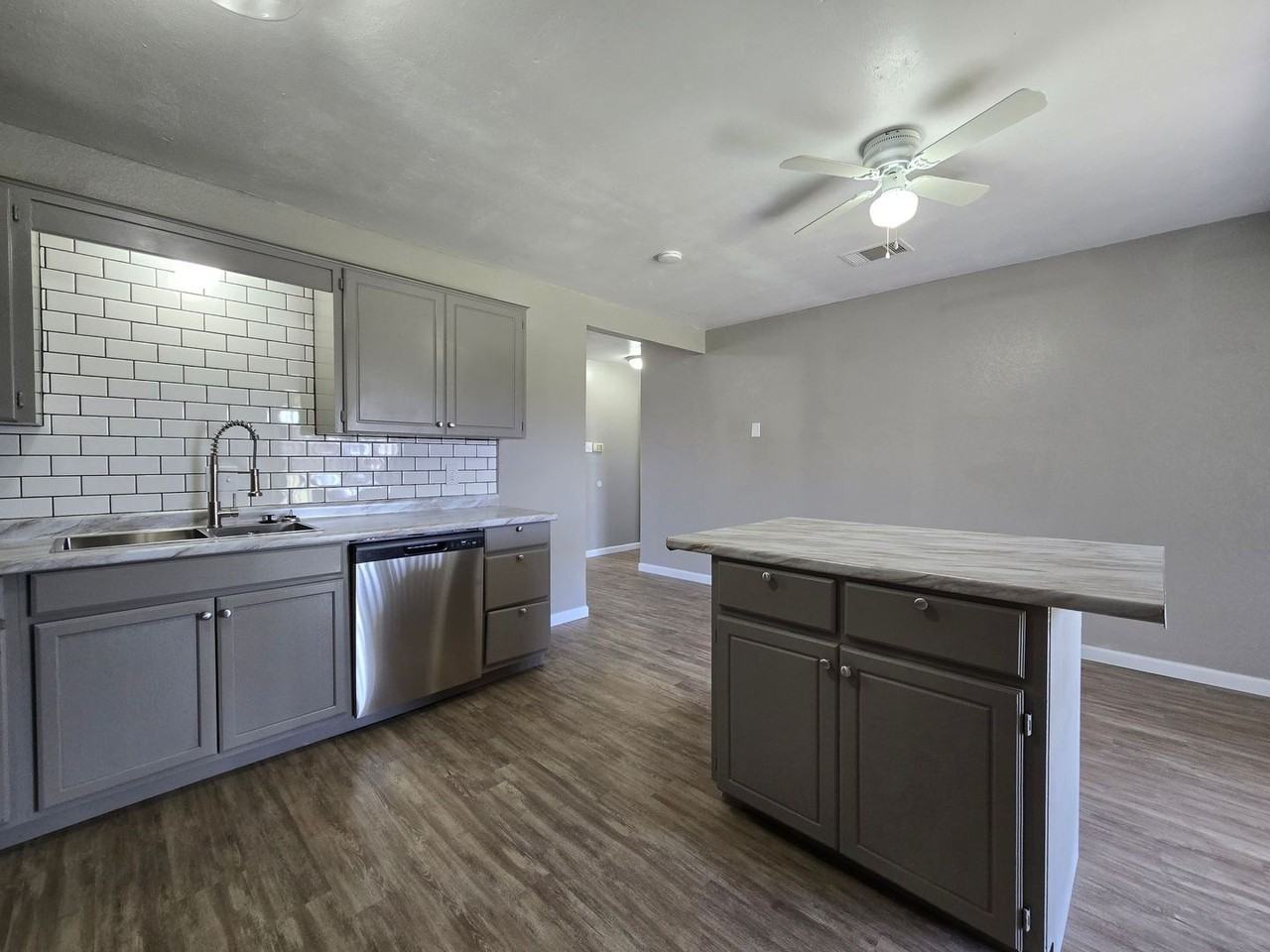 502 Carly Dr - Photo 7 of 24