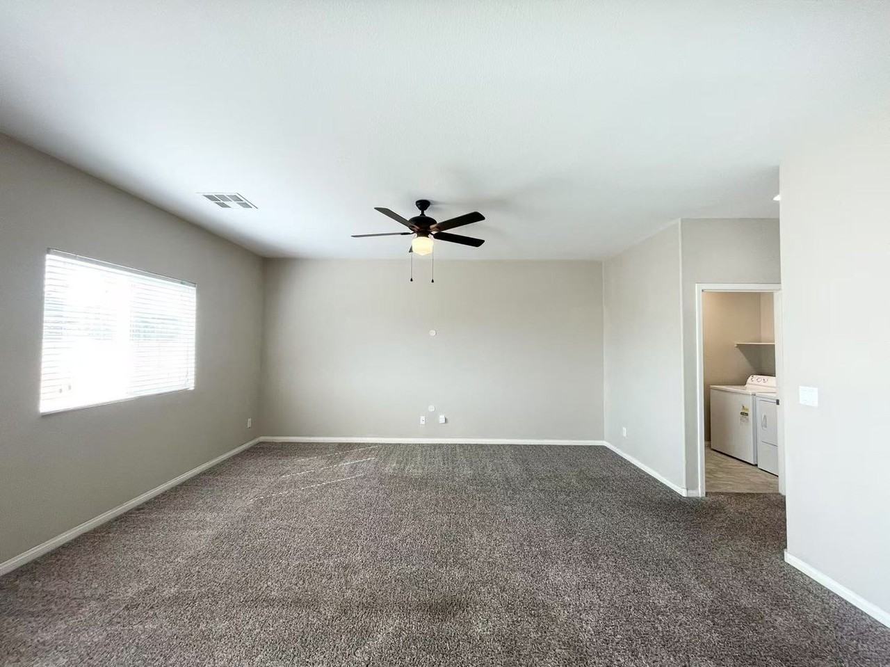 6415 Pochman Mesa St - Photo 5 of 22